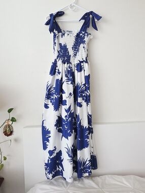 Sundayup Blue White Floral Maxi Dress Smocked Tie Strap Summer Boho